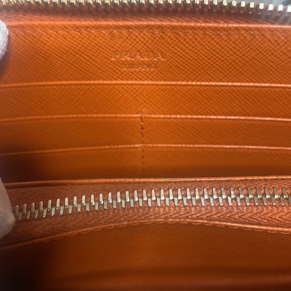 PRADA MilANO WALLET ORANGE (EUC)🧡🤎 with box/paper - Picture 6 of 15
